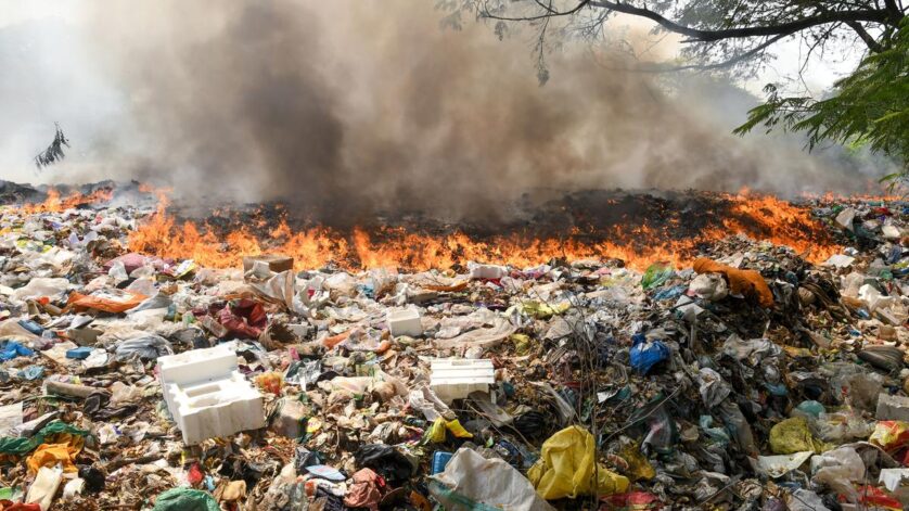 Gas Beracun dari Plastik Terbakar