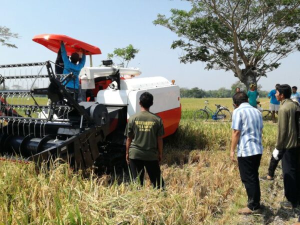 Combine harvester fungsi