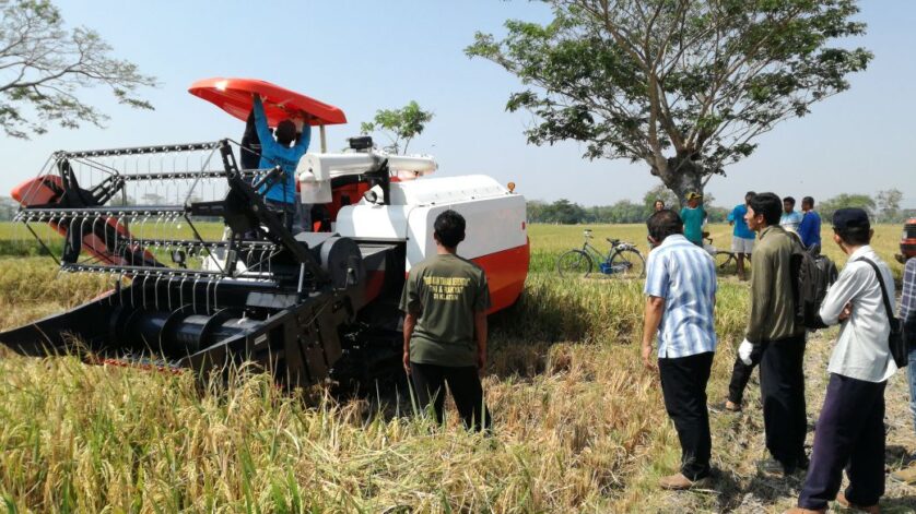 Combine harvester fungsi