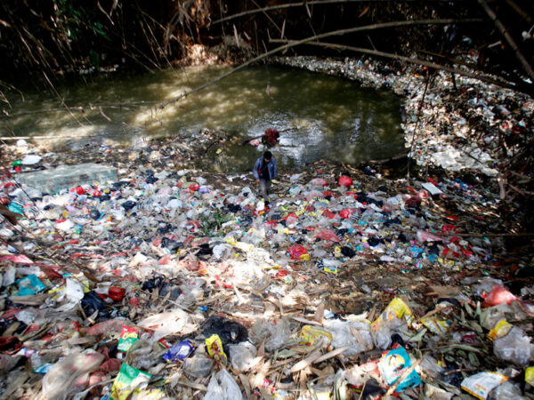 masalah plastik di sistem pembuangan