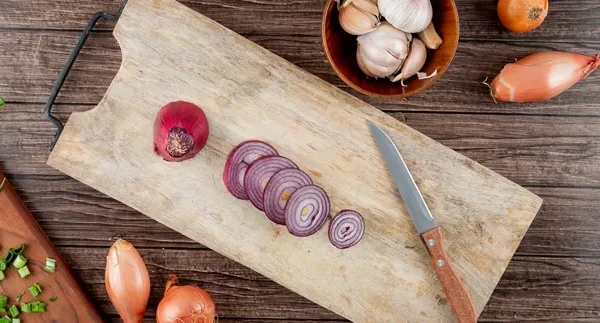Tips Mengiris Bawang Agar Seragam
