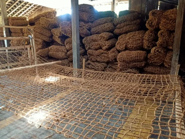 cocomesh alami untuk restorasi padang savana tropis