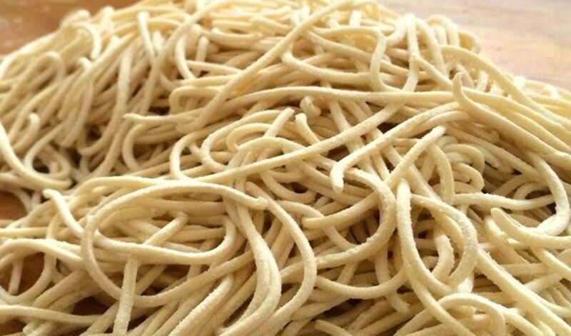 alat bantu bentuk mie panjang
