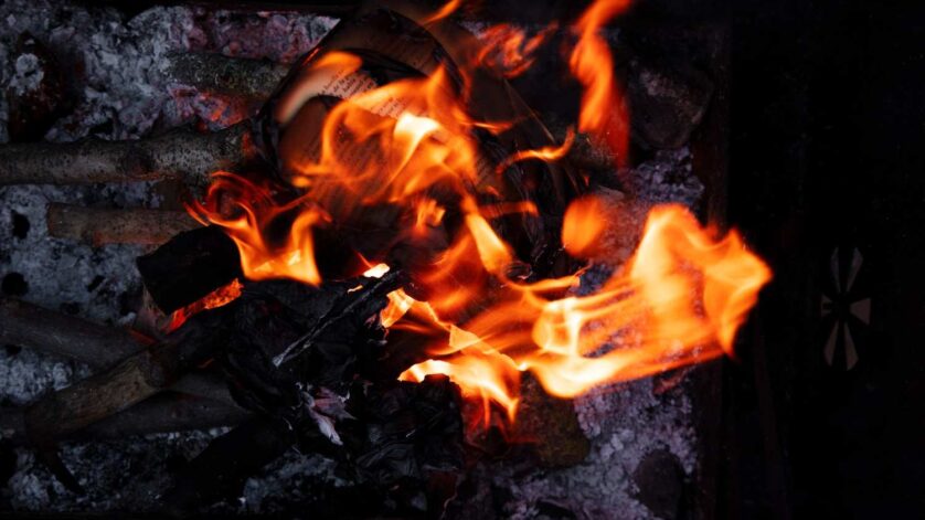 bahaya pembakaran sampah bagi kesehatan